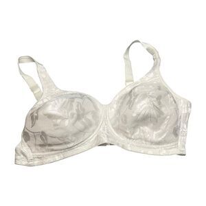 Playtex Secrets Seamless Shaping Bra Womens 38D Ivory Wire-Free Adjustable Strap